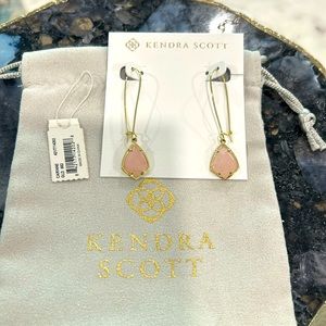 Kendra Scott Carrine earrings - Rose Quartz
